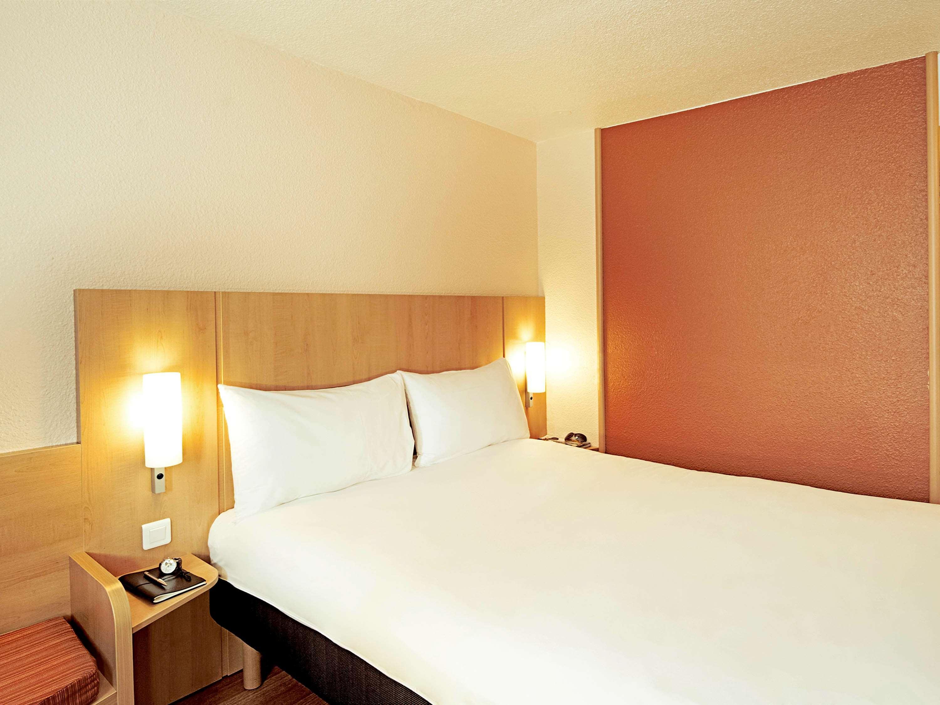 Ibis Lyon Est Hotel 3*