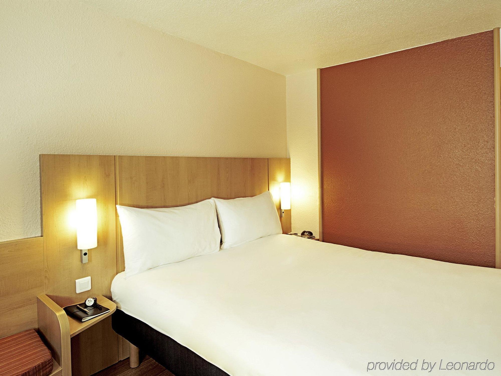 Ibis Lyon Est 3*
