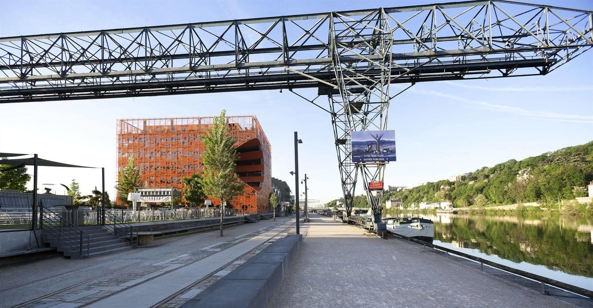 Ibis Lyon Est 3* Chaponnay